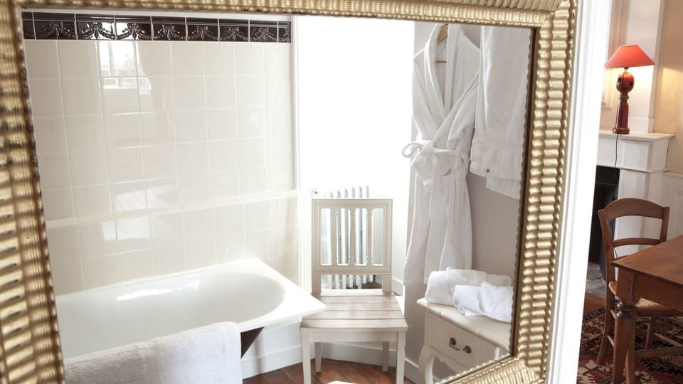 Suite (4 pax) | Bathroom | Free toiletries, hair dryer, bathrobes, slippers
