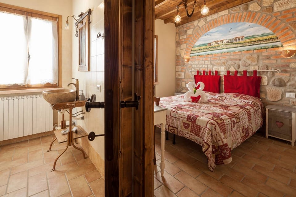 Double or Twin Room, Shared Bathroom | Premium bedding, in-room safe, desk, iron/ironing board