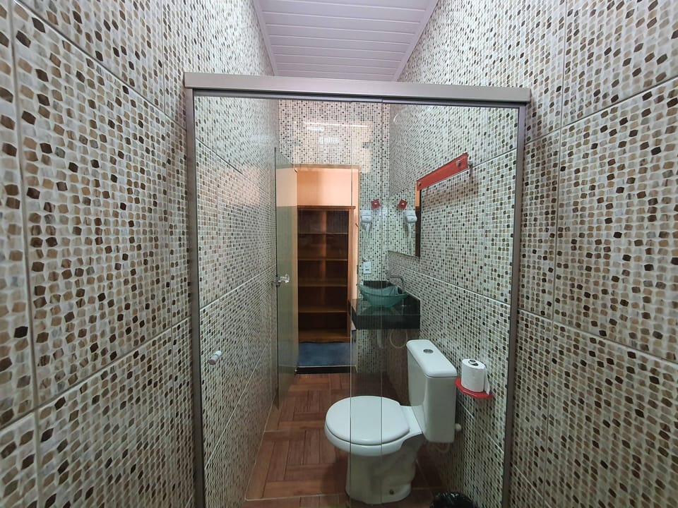 Traditional Room | Bathroom | Hair dryer, towels, soap