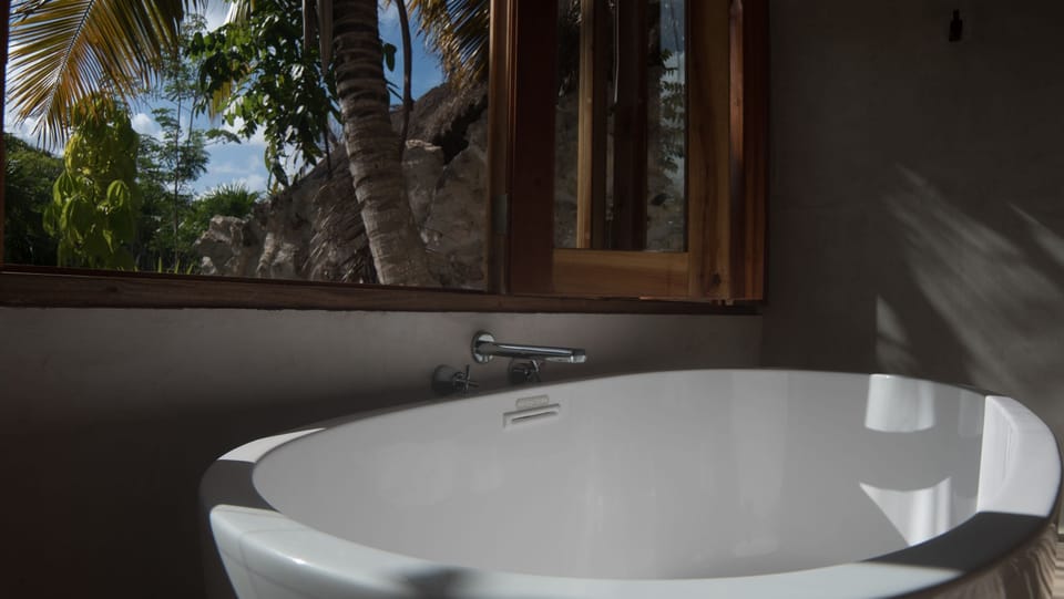 Casa Pocna Jungle view with bathtub | Garden view