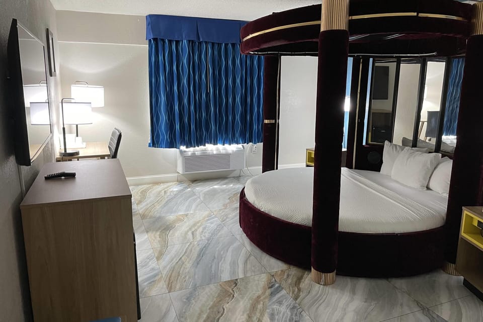 Room, 1 Queen Bed, Accessible, Smoking (Mobility) | Desk, iron/ironing board, rollaway beds, free WiFi