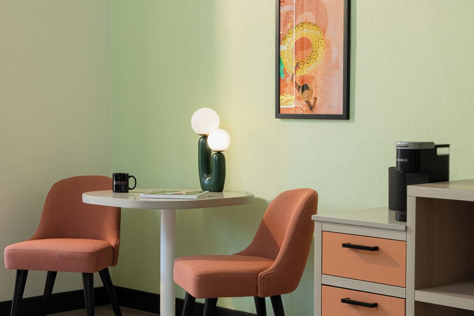 Premium bedding, in-room safe, iron/ironing board