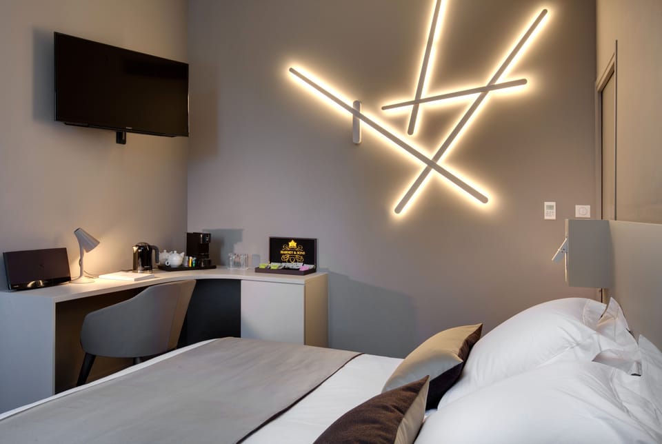 Comfort Twin Room | Premium bedding, free minibar, in-room safe, desk