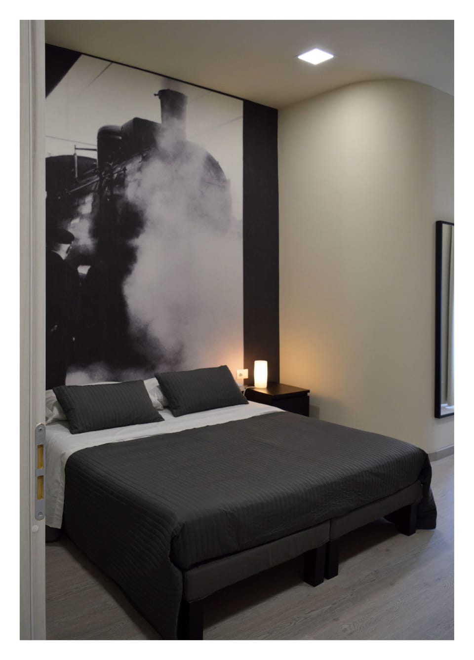 Triple Room, Ensuite, Hill View | Premium bedding, desk, soundproofing, free cribs/infant beds