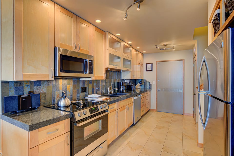 Microwave, coffee/tea maker