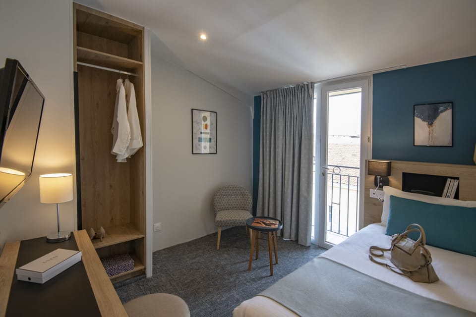 Single Room | Minibar, desk, laptop workspace, soundproofing