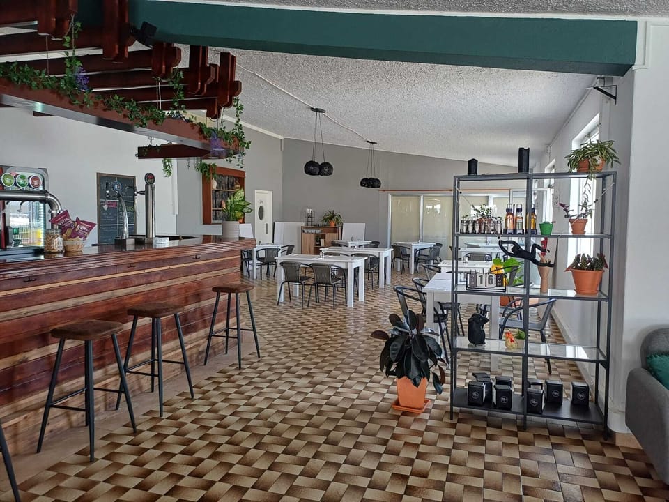 Snack bar