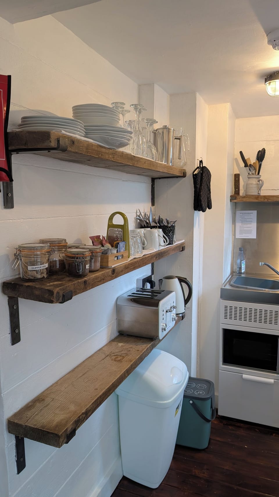 The Cottage Self-catering Apartment | Private kitchenette | Coffee/tea maker, electric kettle