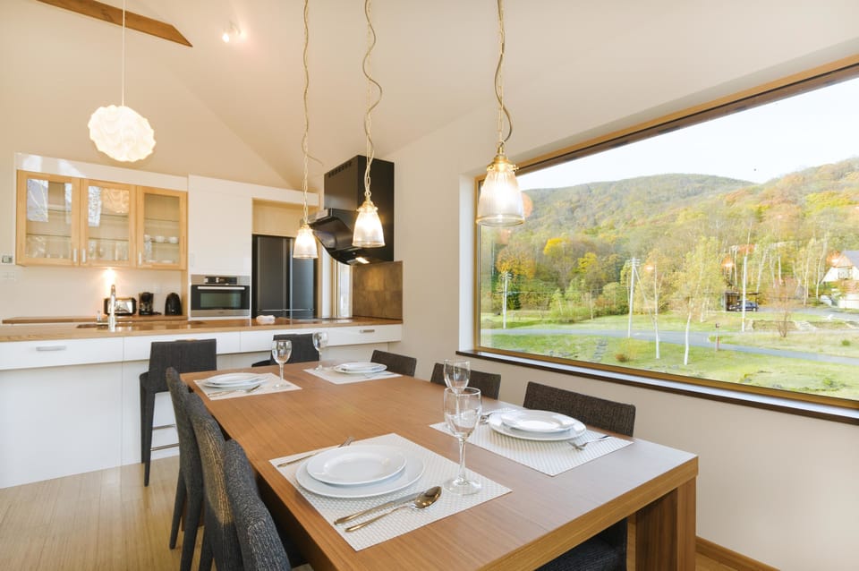 Townhome, 2 Bedrooms | Dining room
