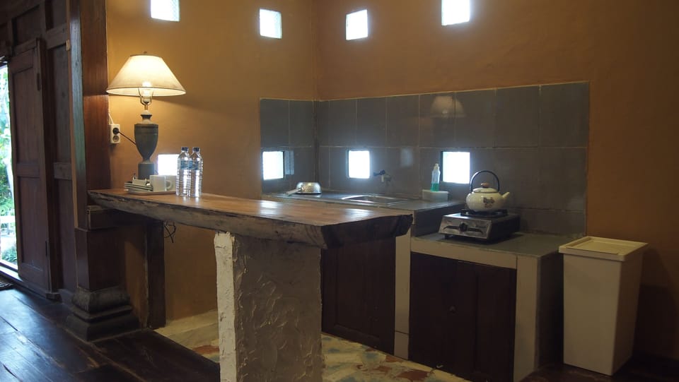 Big Javanese Cottage | Private kitchen | Paper towels