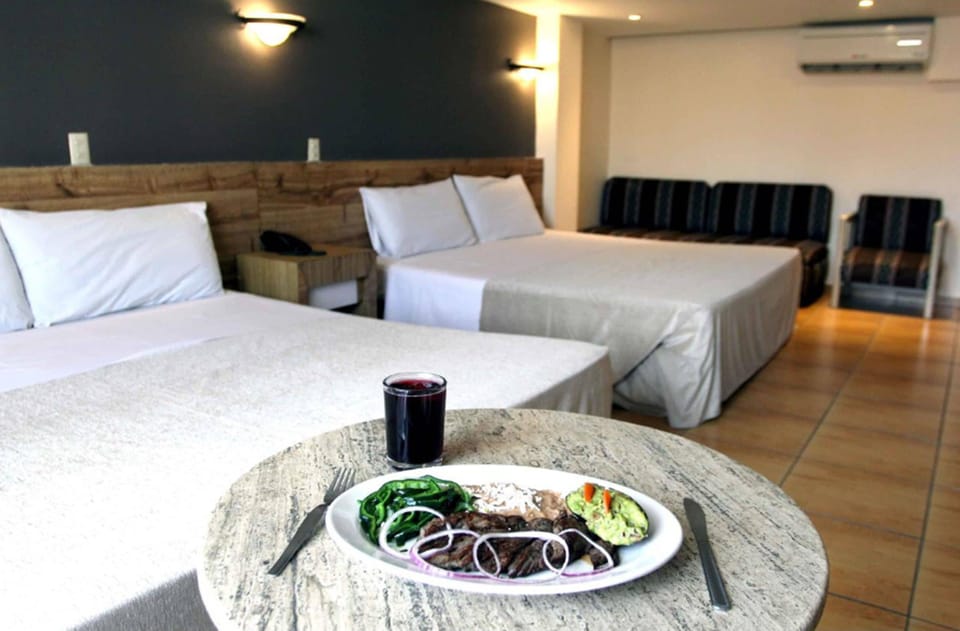 Ka Suite | Free WiFi, bed sheets