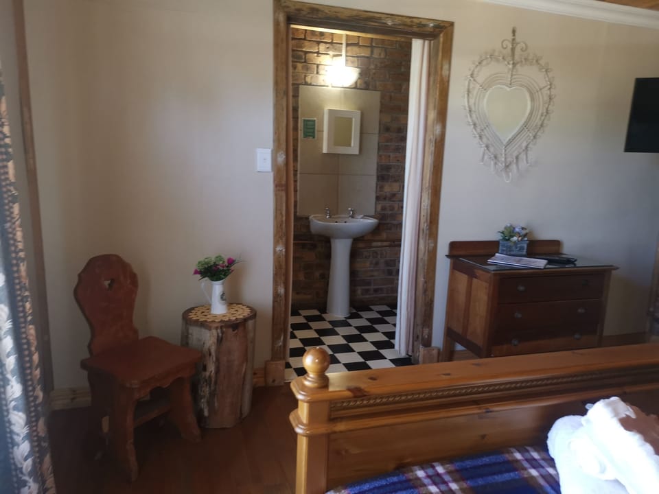 Comfort Double Room | Premium bedding, WiFi (free), individually decorated