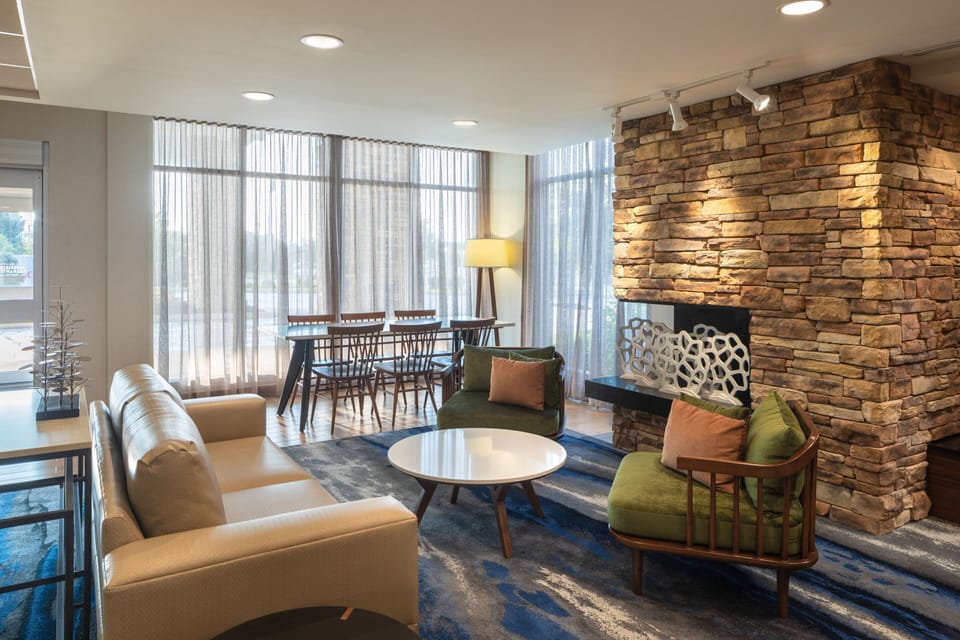 Lobby lounge