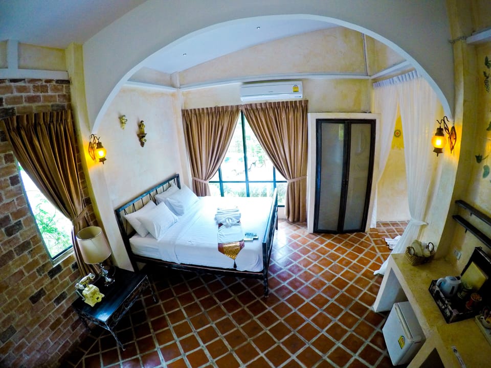 Deluxe Villa | Minibar, rollaway beds (surcharge), WiFi (free)