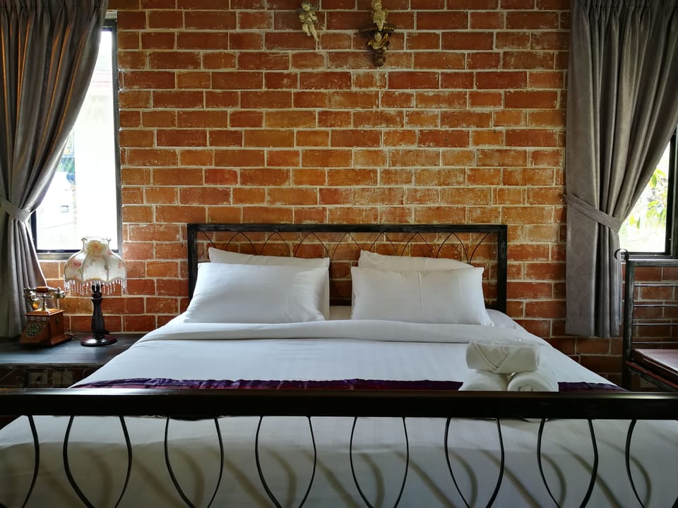 Deluxe Villa | Minibar, rollaway beds (surcharge), WiFi (free)