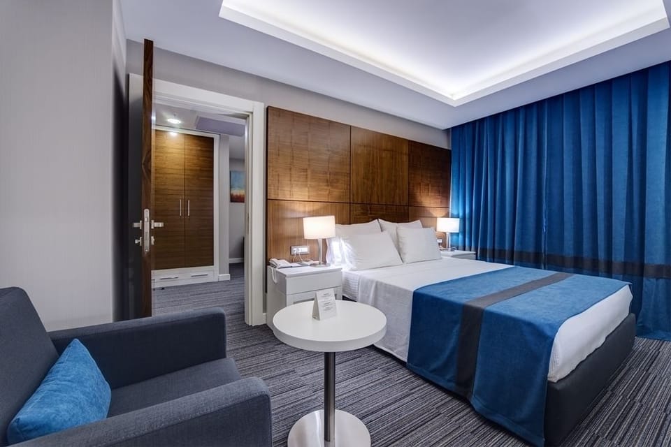 Suite | Premium bedding, minibar, in-room safe, desk