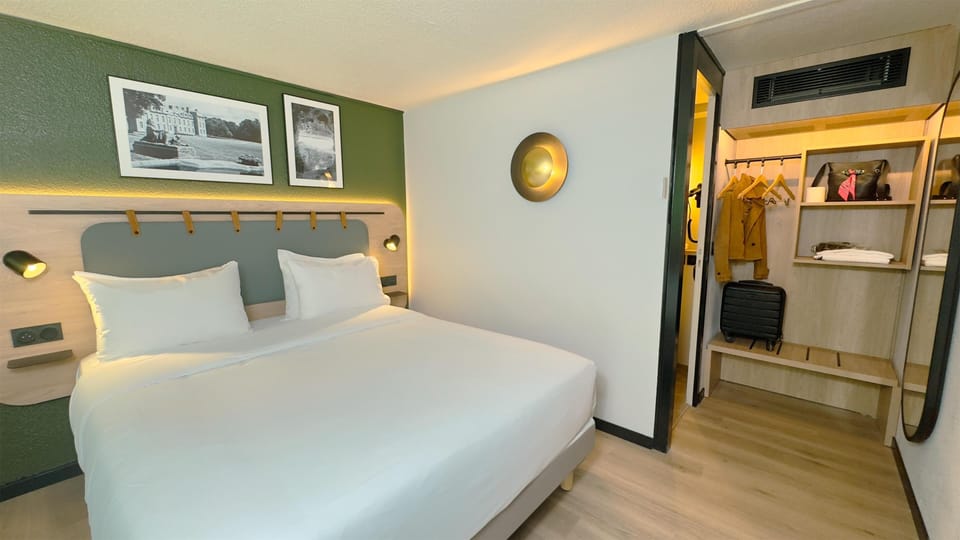 Superior Room, 1 Double Bed | Premium bedding, desk, laptop workspace, soundproofing