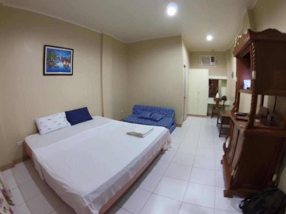 Premium bedding, desk, free WiFi, bed sheets