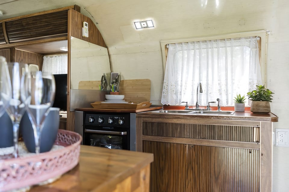 Tradewind Airstream Caravan (Shared Toilet) | Private kitchenette | Coffee/tea maker, fridge, microwave, oven