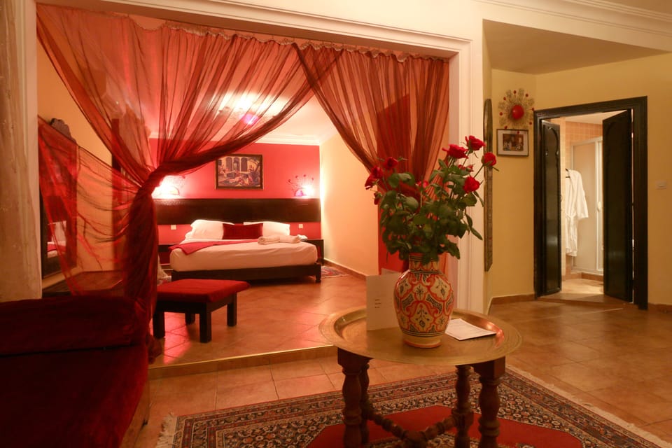 Egyptian cotton sheets, premium bedding, in-room safe