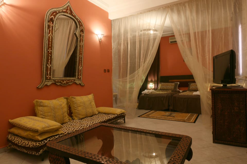Egyptian cotton sheets, premium bedding, in-room safe