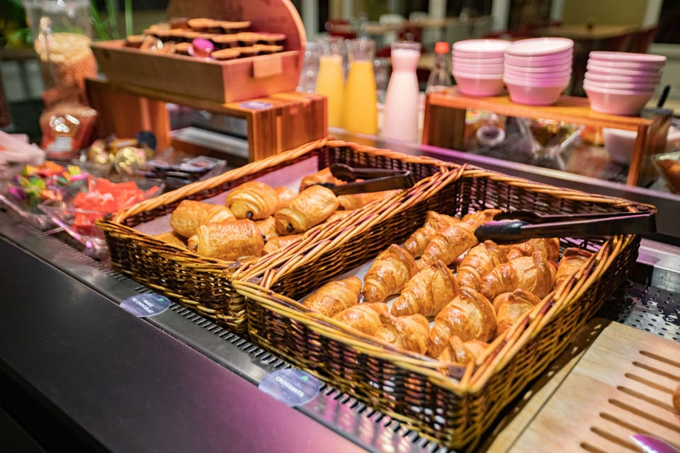 Daily buffet breakfast for a fee
