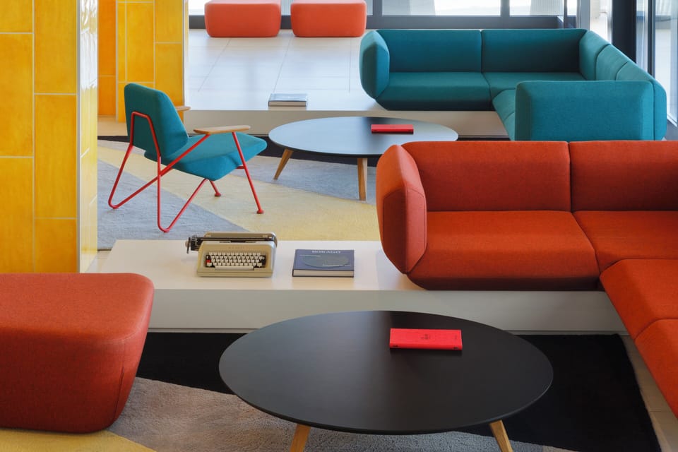 Breakfast and dinner served