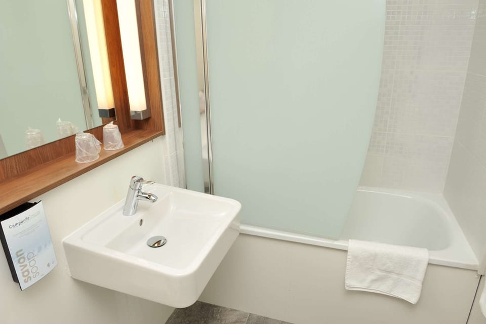 Eco-friendly toiletries, towels