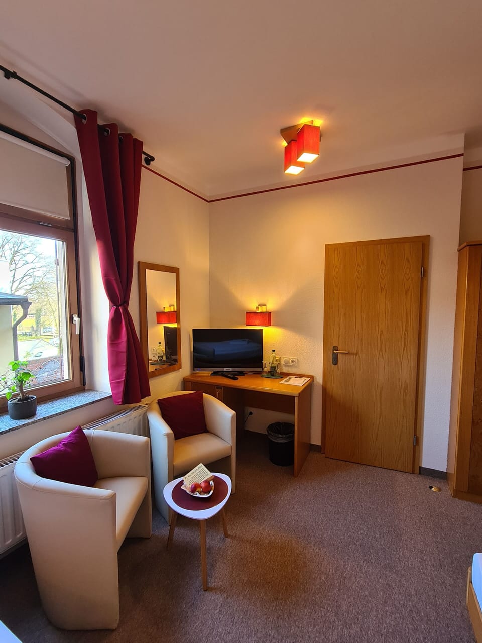Desk, laptop workspace, free WiFi