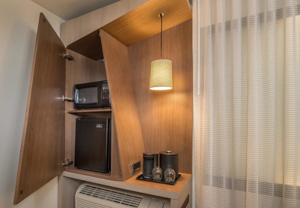 In-room safe, desk, iron/ironing board, WiFi (free)