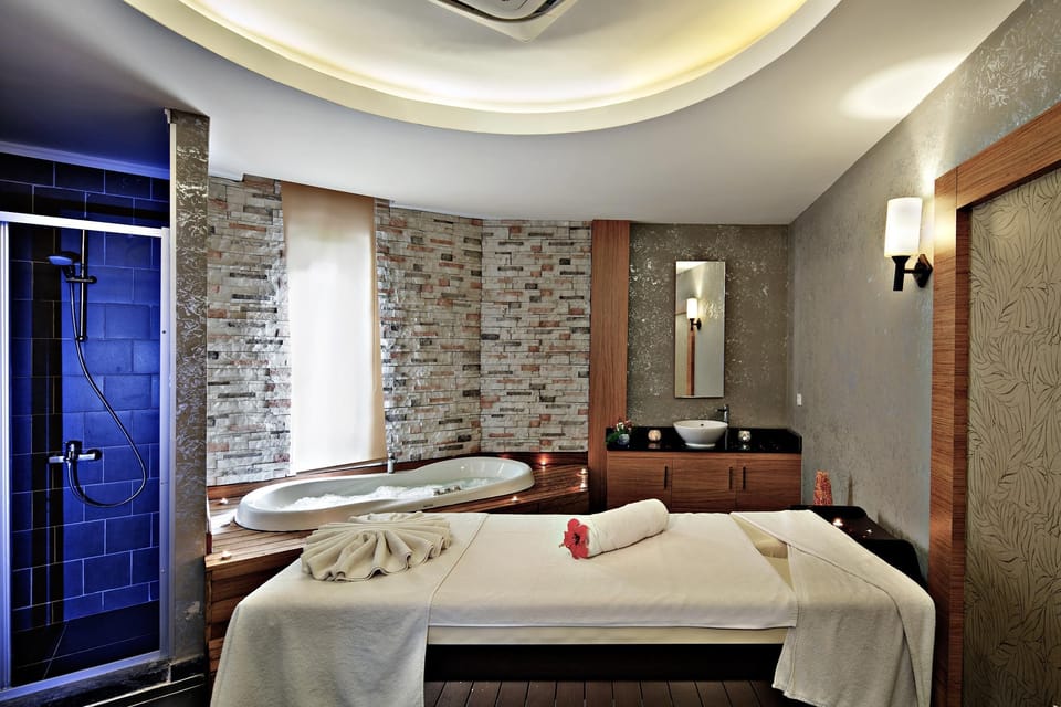 Sauna, hot tub, Turkish bath, body treatments, hydrotherapy