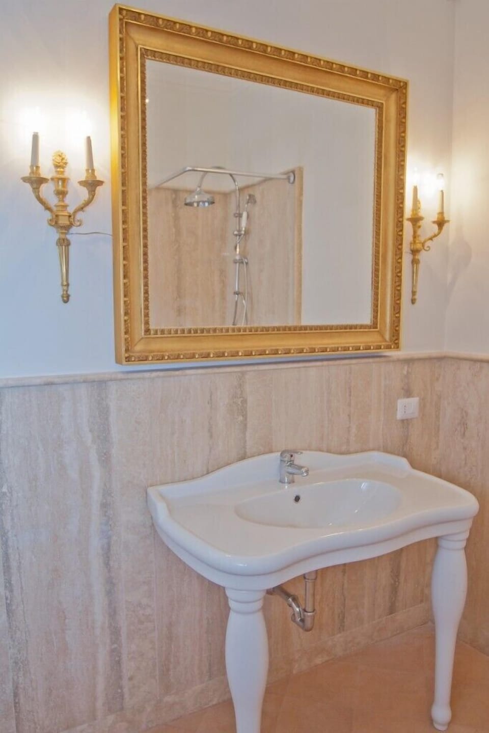 Double or Twin Room | Bathroom sink