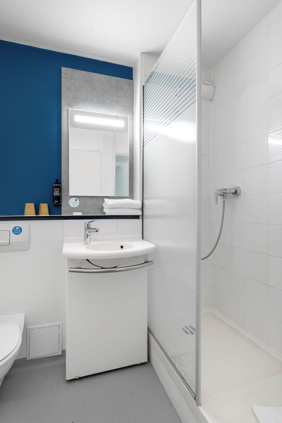 Triple Room, Multiple Beds | Bathroom | Shower, eco-friendly toiletries, towels