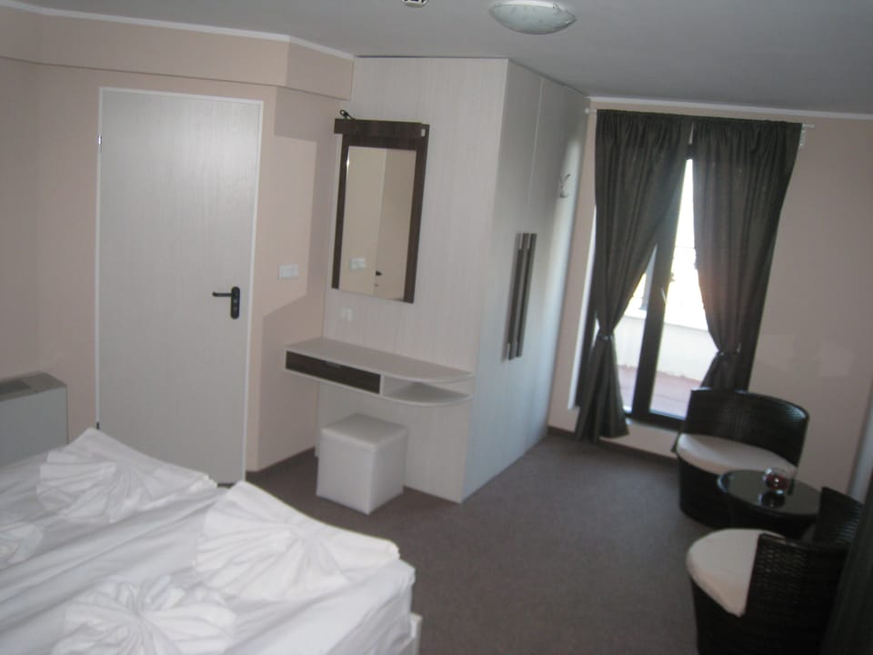 Basic Apartment, Sea View | Desk, soundproofing, rollaway beds, free WiFi