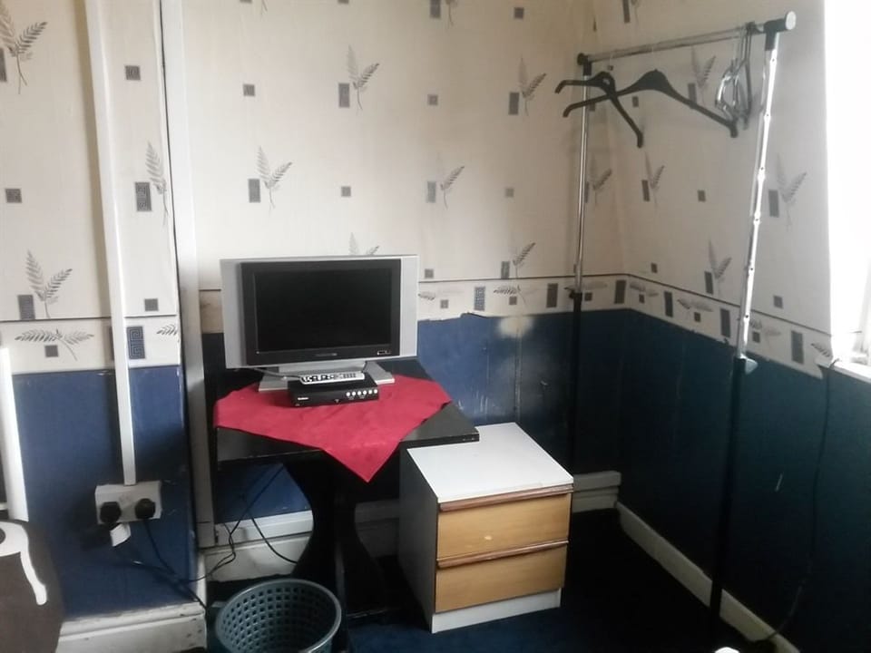 Triple Room | Free WiFi, bed sheets