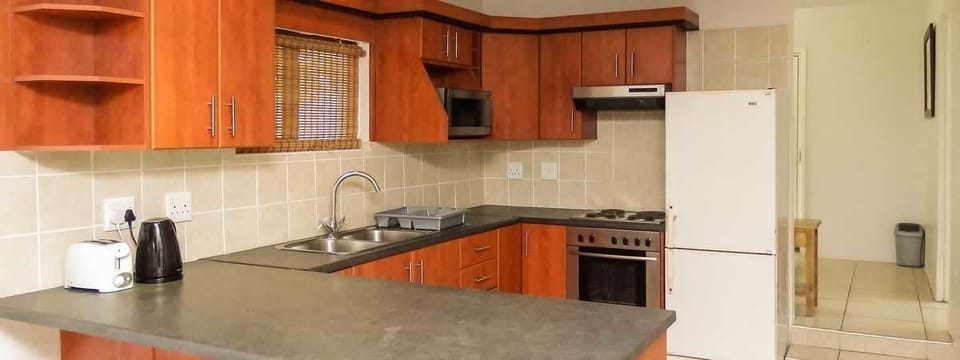 Room 04 (Cottage)  | Private kitchen | Fridge, electric kettle