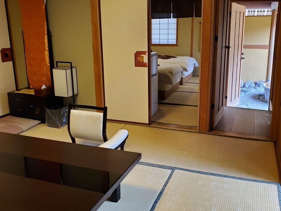 Twin Room with Indoor Hot Spring Bath and Open-Air Bath | WiFi (free), bed sheets