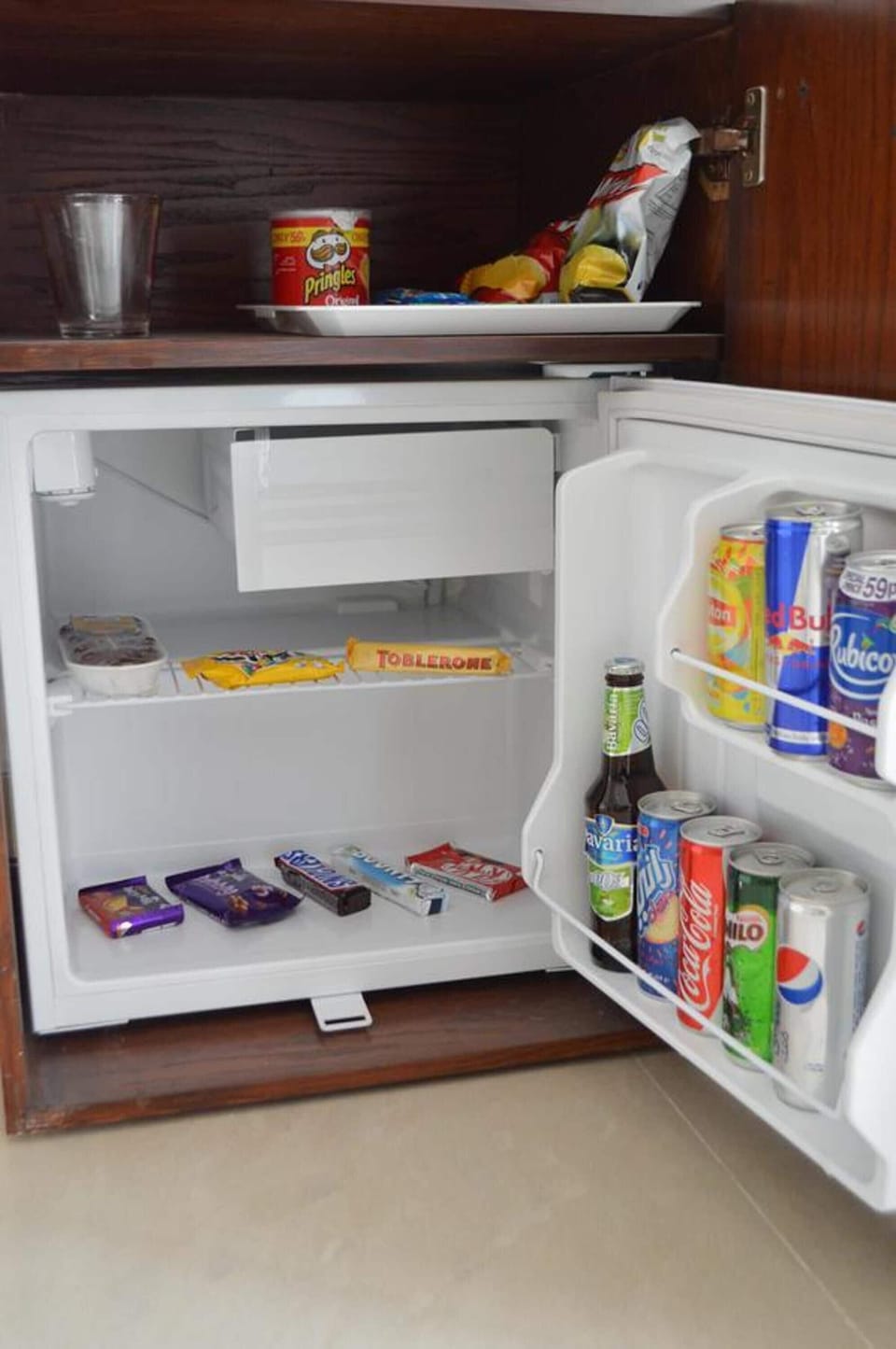 Deluxe Double Room, 1 King Bed | Private kitchen | Fridge, stovetop
