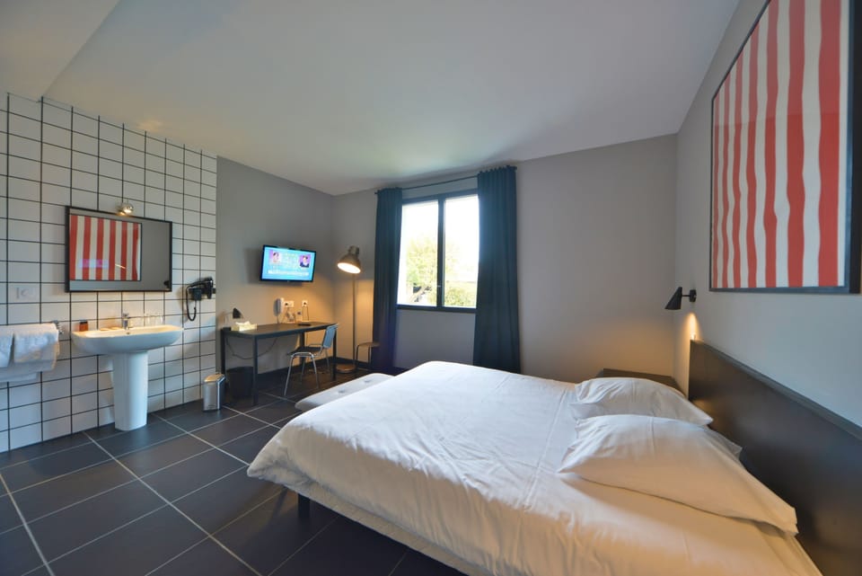 Double Room, Accessible | Desk, free cribs/infant beds, free WiFi, bed sheets