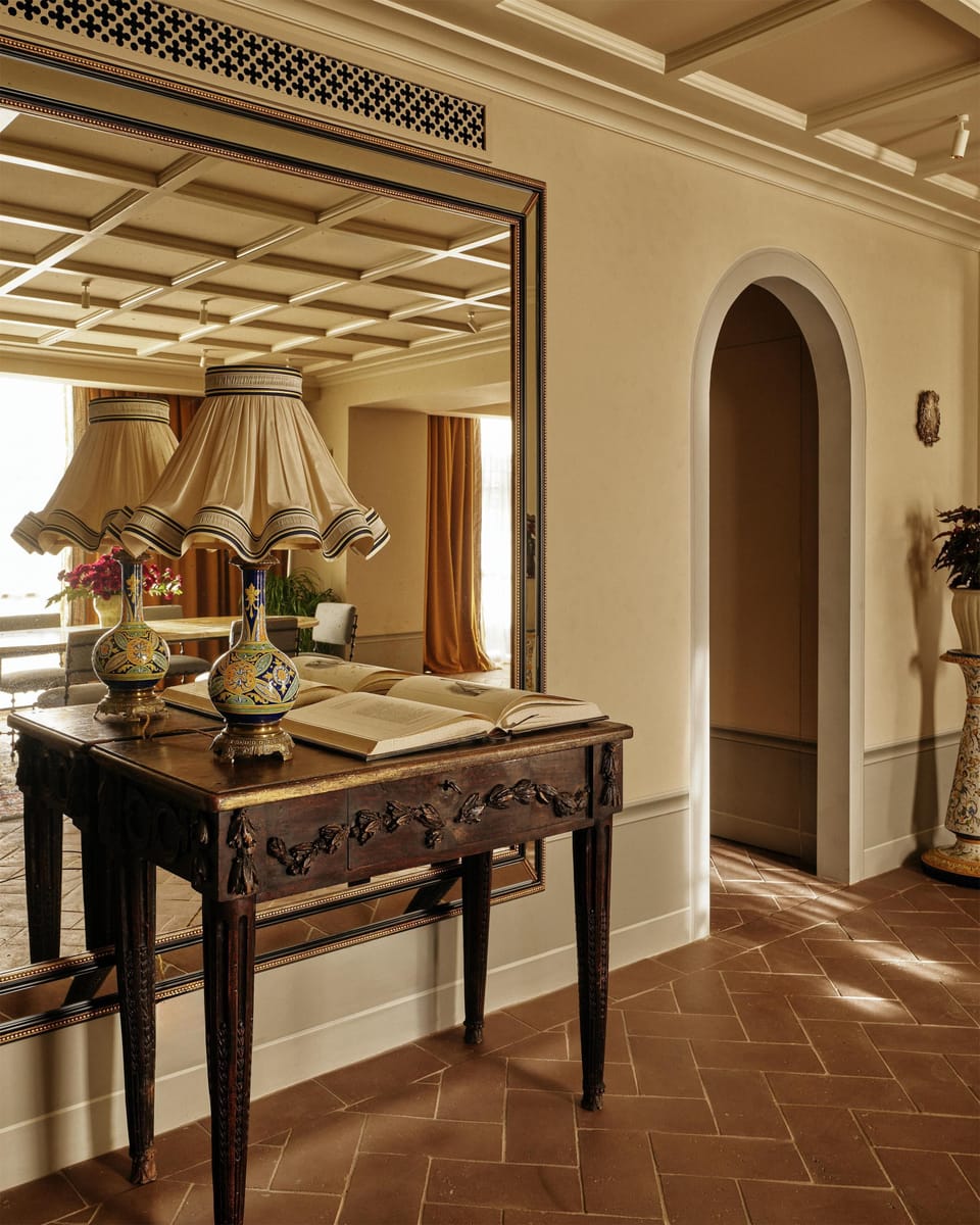 Suite (Limonaia) | Minibar, in-room safe, desk, laptop workspace