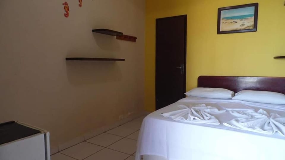 Minibar, free WiFi, bed sheets