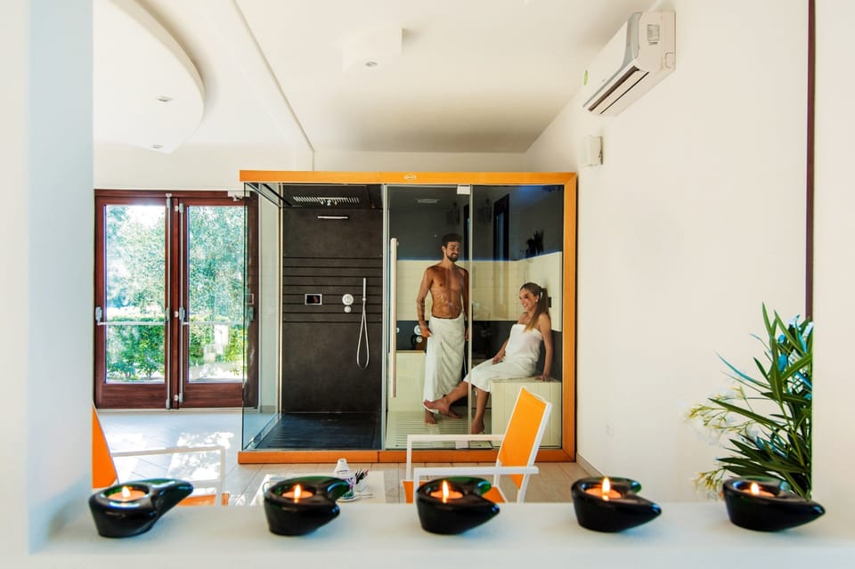 Turkish bath, massage/treatment rooms, massages