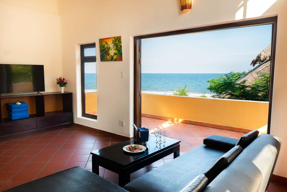 Villa, 3 Bedrooms | Living area | 32-inch flat-screen TV with cable channels, TV
