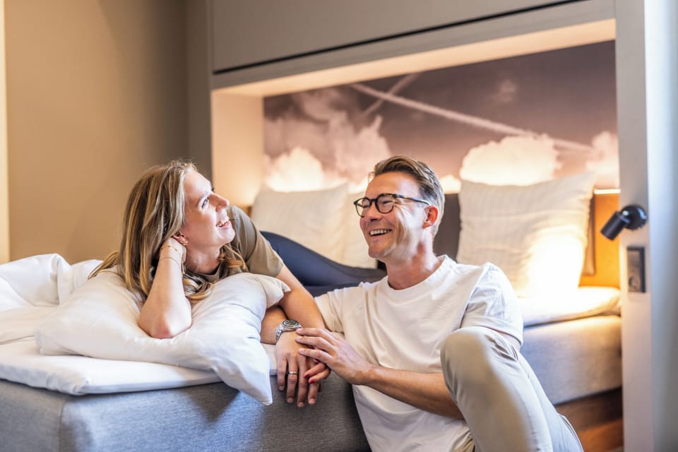 Comfort Room | Hypo-allergenic bedding, desk, laptop workspace, soundproofing