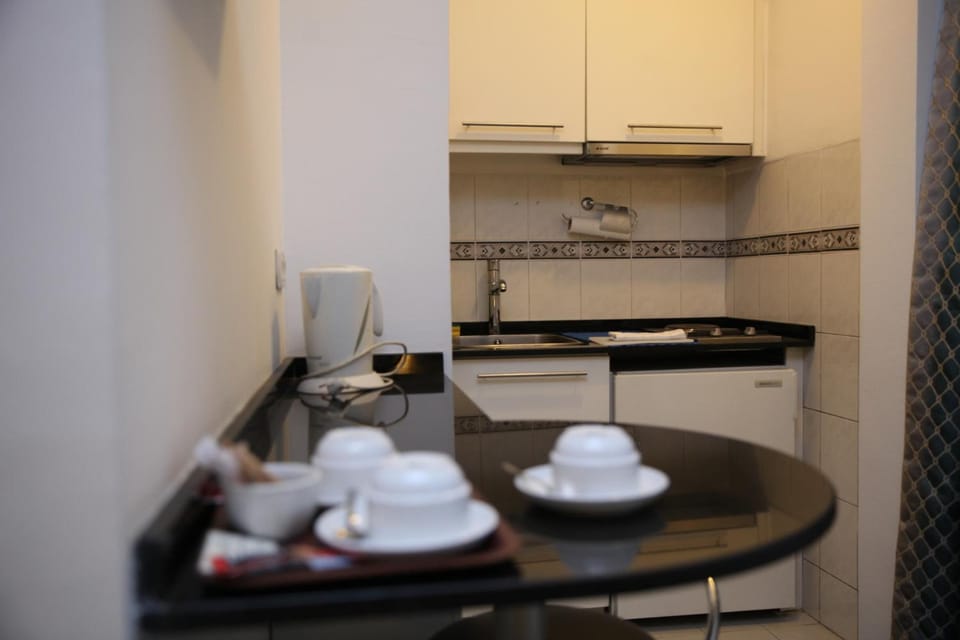 Coffee/tea maker, electric kettle