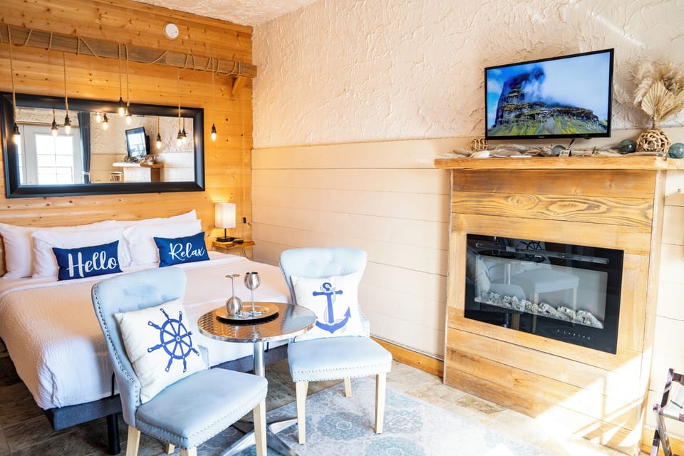 Superior Studio Suite, 1 King Bed, Ocean View, Oceanfront | Premium bedding, individually decorated, iron/ironing board, free WiFi