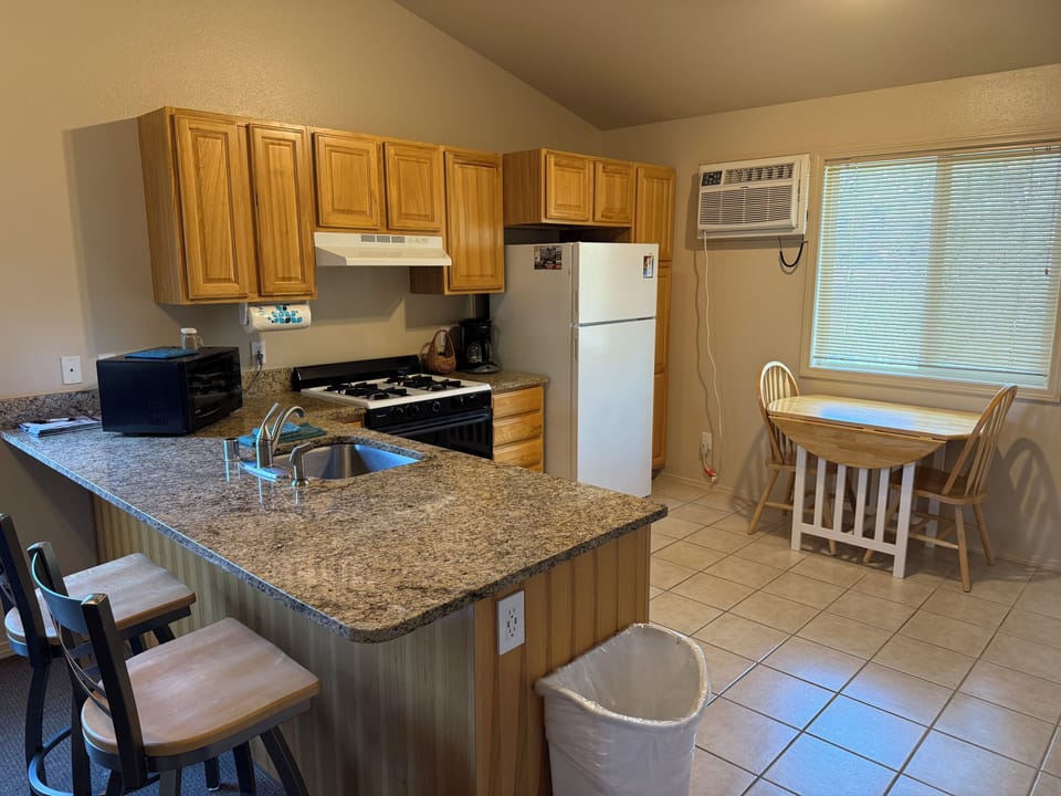 Suite, 2 Bedrooms | Individually decorated, individually furnished, iron/ironing board