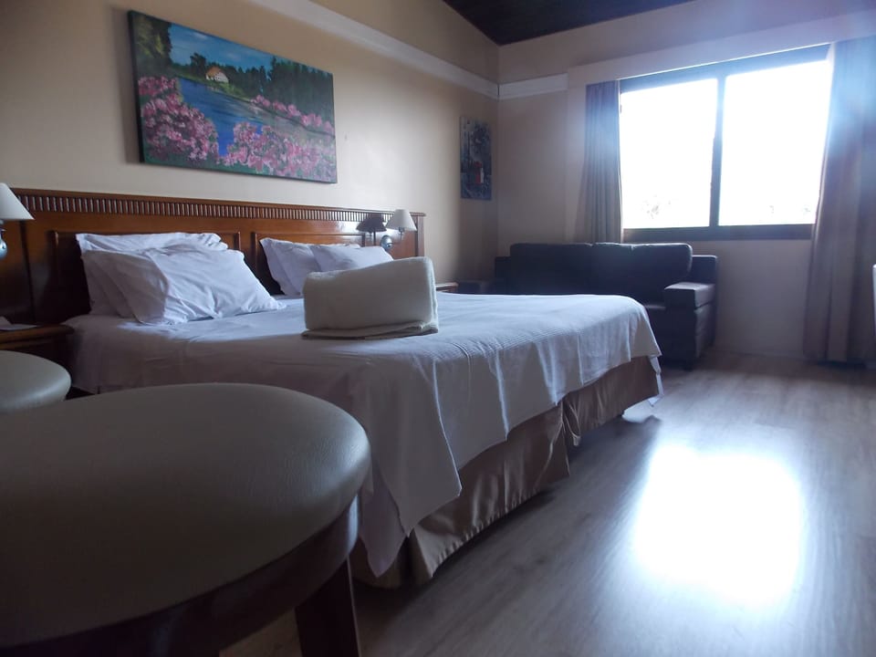 Family Studio Suite | Minibar, desk, laptop workspace, cribs (free)