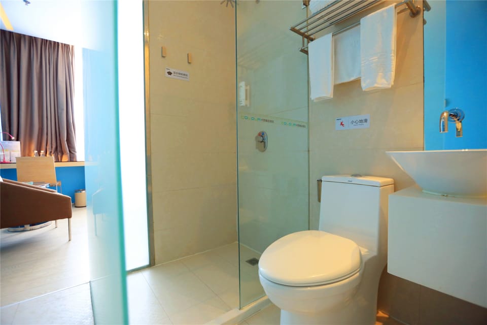 Standard Double Room | Bathroom | Shower, free toiletries, hair dryer, slippers