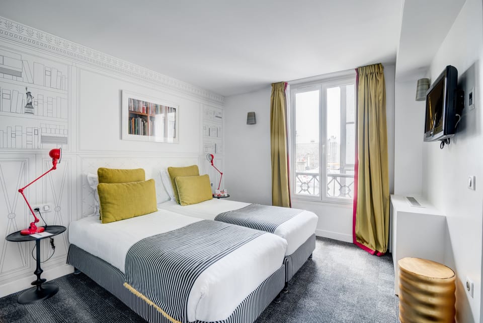 Twin Room - Complimentary soft minibar,Courtesy tray,Chromecast, Digital press | Premium bedding, minibar, in-room safe, desk